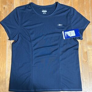 NWT women’s Reebok Playdry base layer Tee